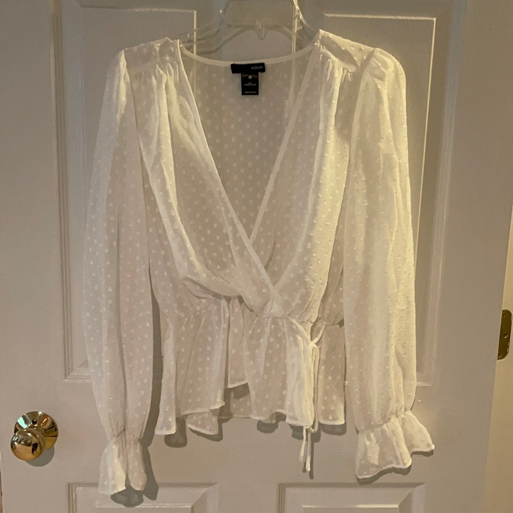 AQUA white top